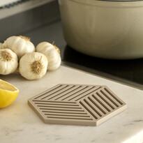 Zone Hexagon - Grytunderlägg, 16x14 cm - inspiration