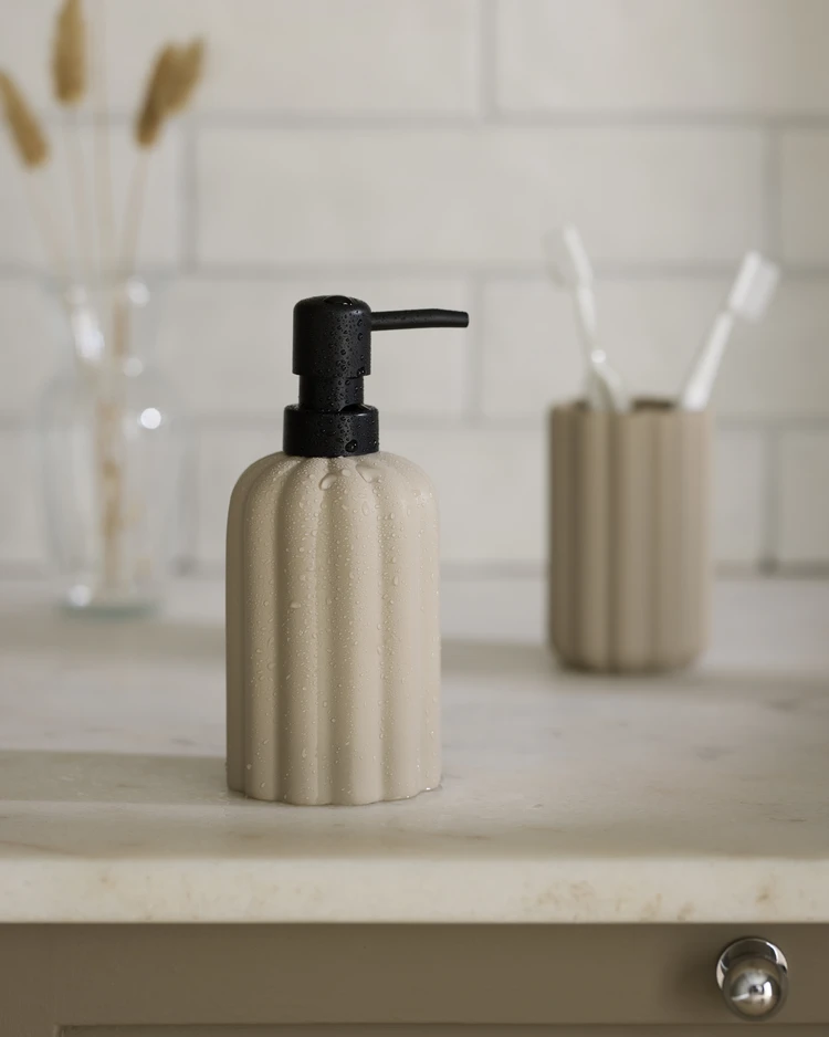 Milea - Tvålpump, H17,5 Ø7,5 cm - inspiration