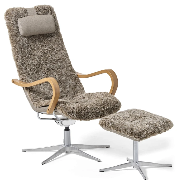 Anne, Fåtölj med fotpall