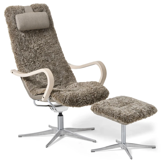 Anne, Fåtölj med fotpall