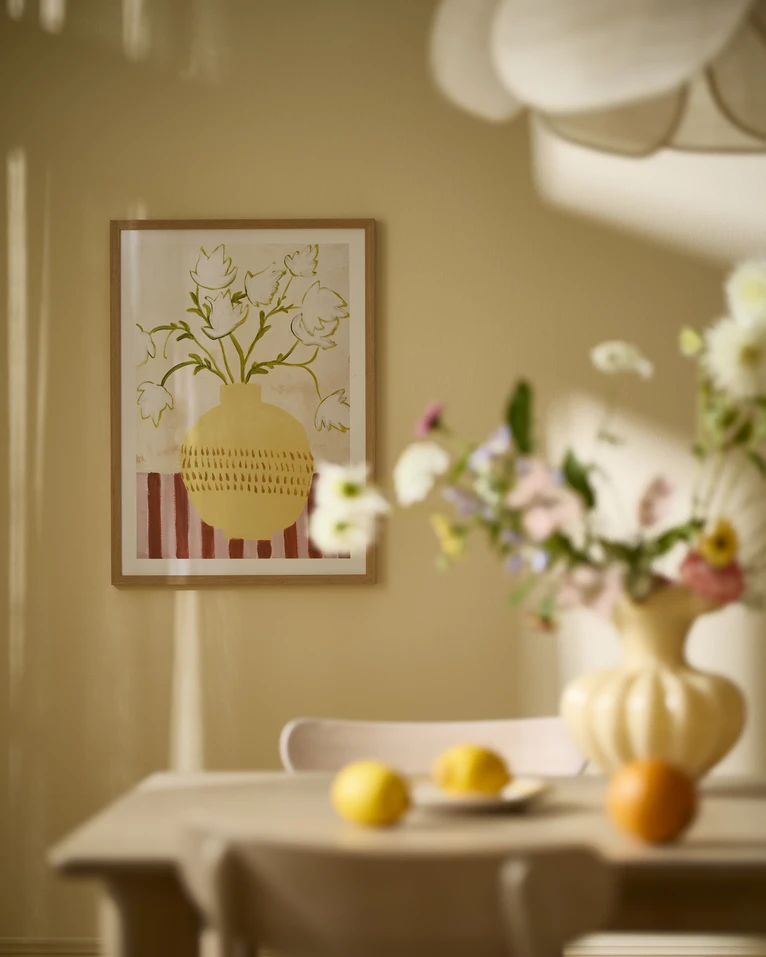 Yellow vase, Tavla, B 52,5 H 72,5 cm