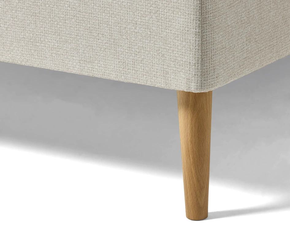 Sandby - Kontinentalsäng, enkelsäng med bäddmadrass, 18 cm träben och slät sänggavel - Beige