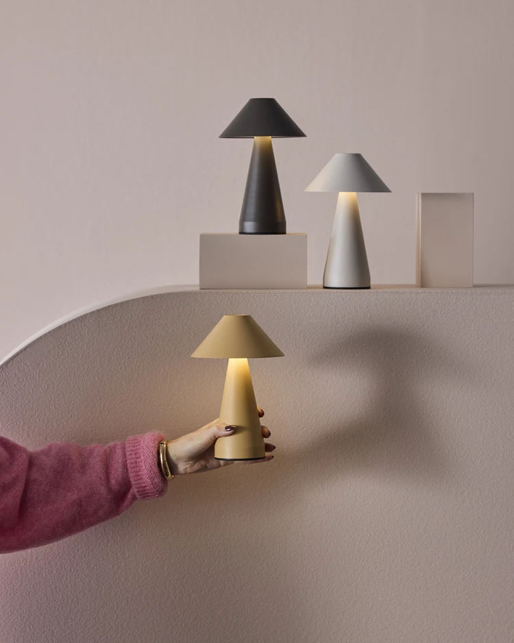 Sigge - Portabel bordslampa H23 Ø14,5 cm - inspiration