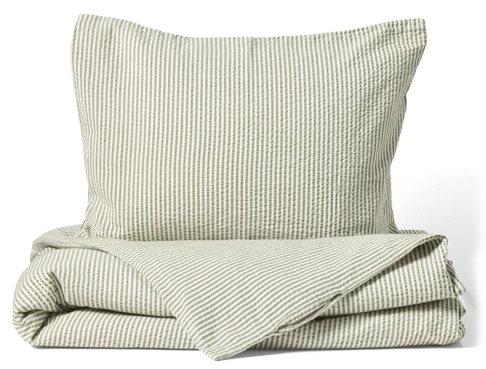 Madicken, Påslakanset i garnfärgad vävd bäckebölja