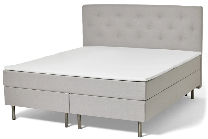 Ljusdal, Kontinentalsäng, dubbelsäng med bäddmadrass och pikerad sänggavel