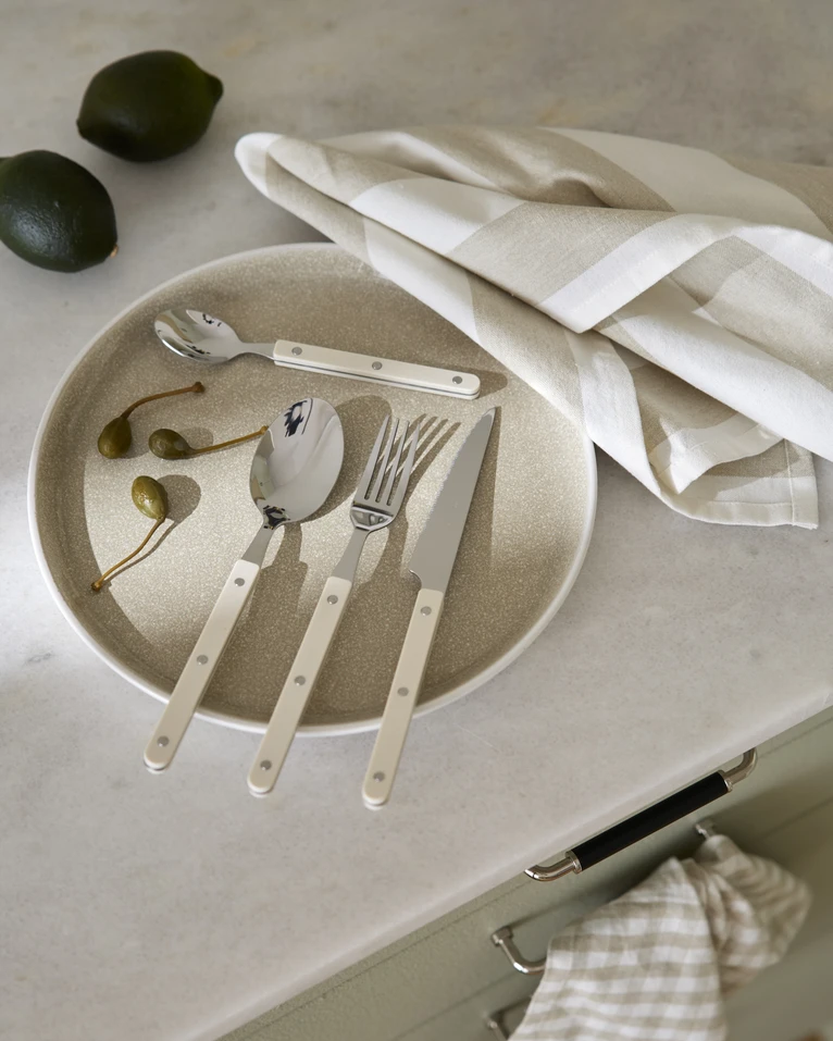 Simone, Bestickset, 16 delar