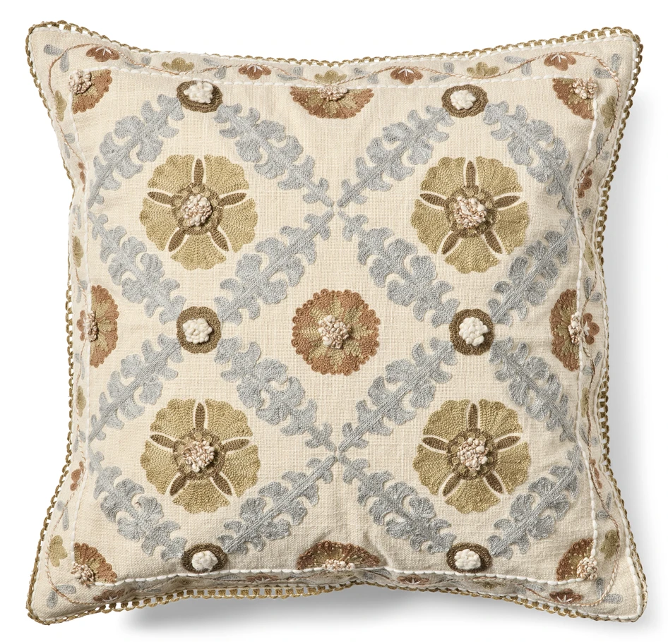 Camilla - Prydnadskudde, 45x45 cm - Beige