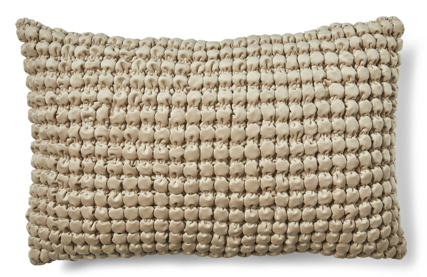 Lizzie - Sammetskudde, 40x60 cm - Beige