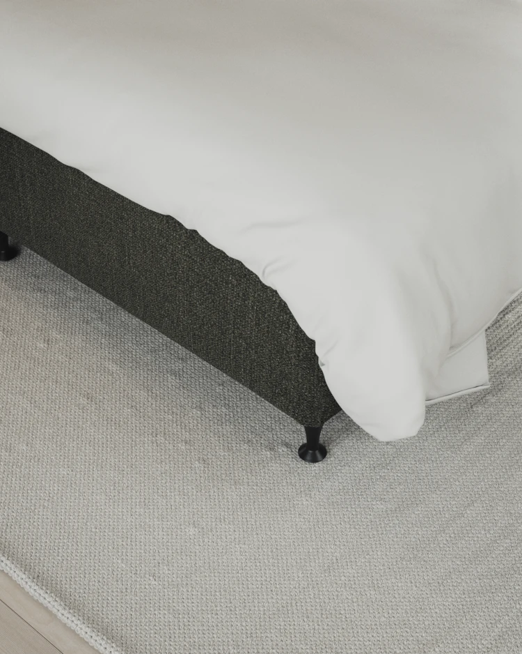 Delux Sense - Kontinentalsäng, enkelsäng 140 cm med bäddmadrass och sängben - inspiration