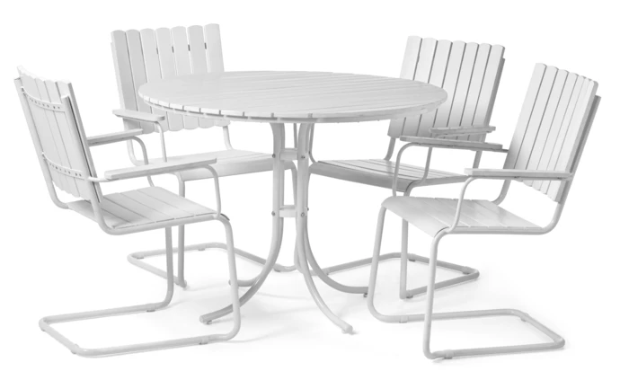 Kullavik, Utegrupp med bord och 4 karmstolar